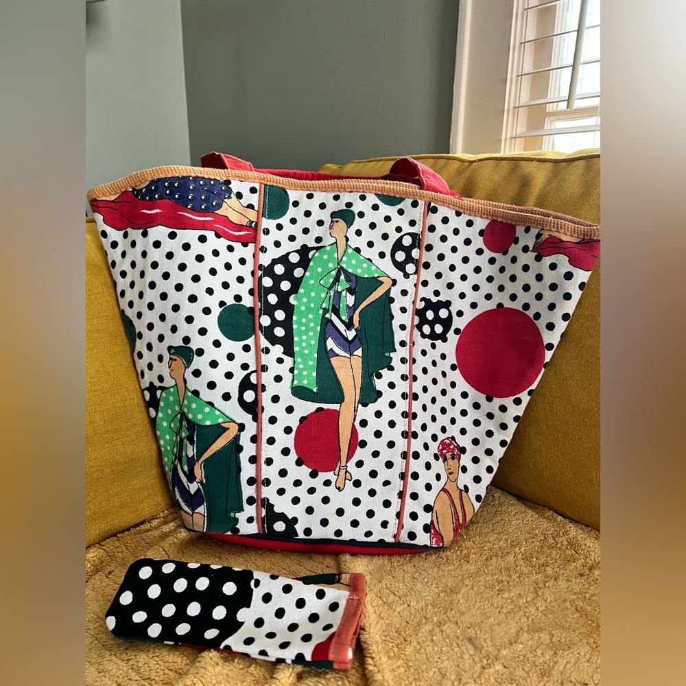 Sun n Sand vintage bathing beauties beach tote with sunglass case. Colorful